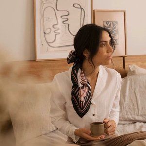 Simple Retro Ines V-neck Romantic Lace Blouse